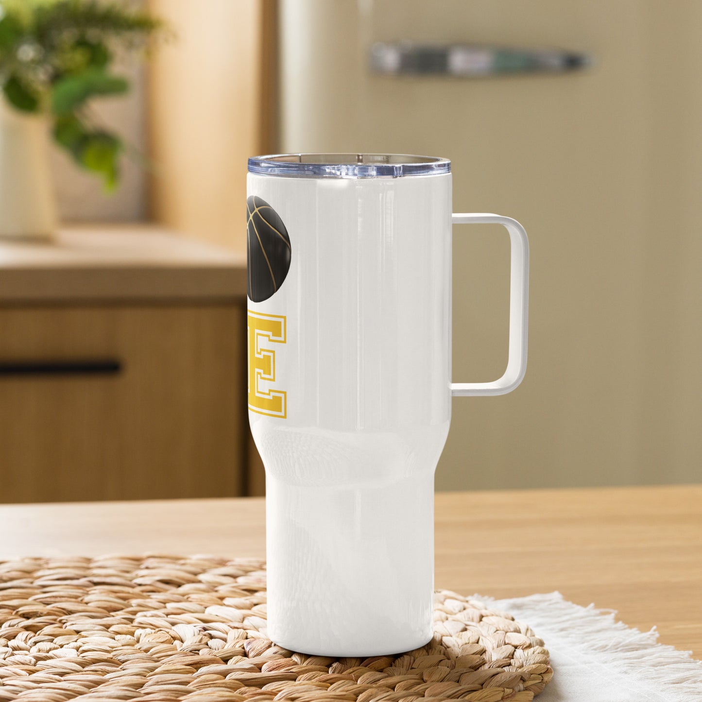 Love Basketball Travel mug with a handle